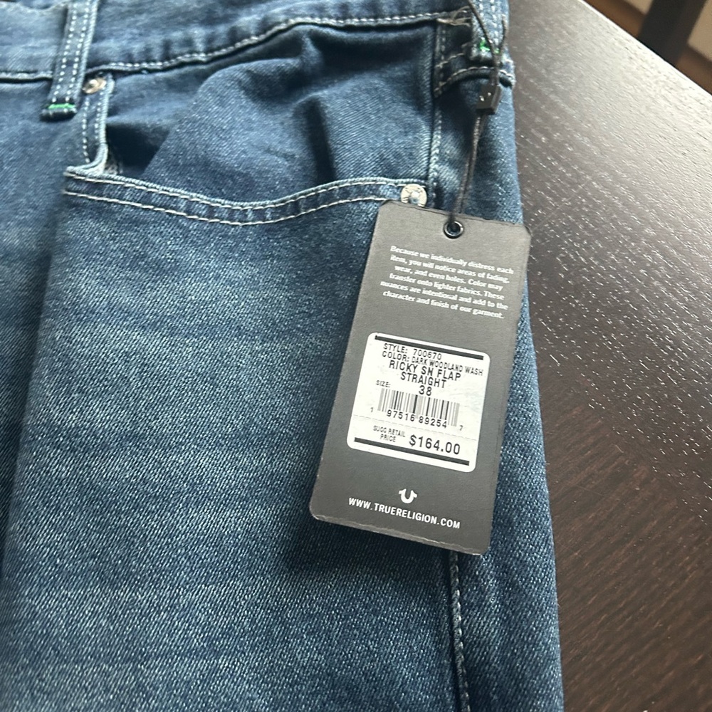NWT True Religion Ricky Relaxed Straight Jeans Mens 38x34 Dark Flap Pockets - Picture 3 of 4